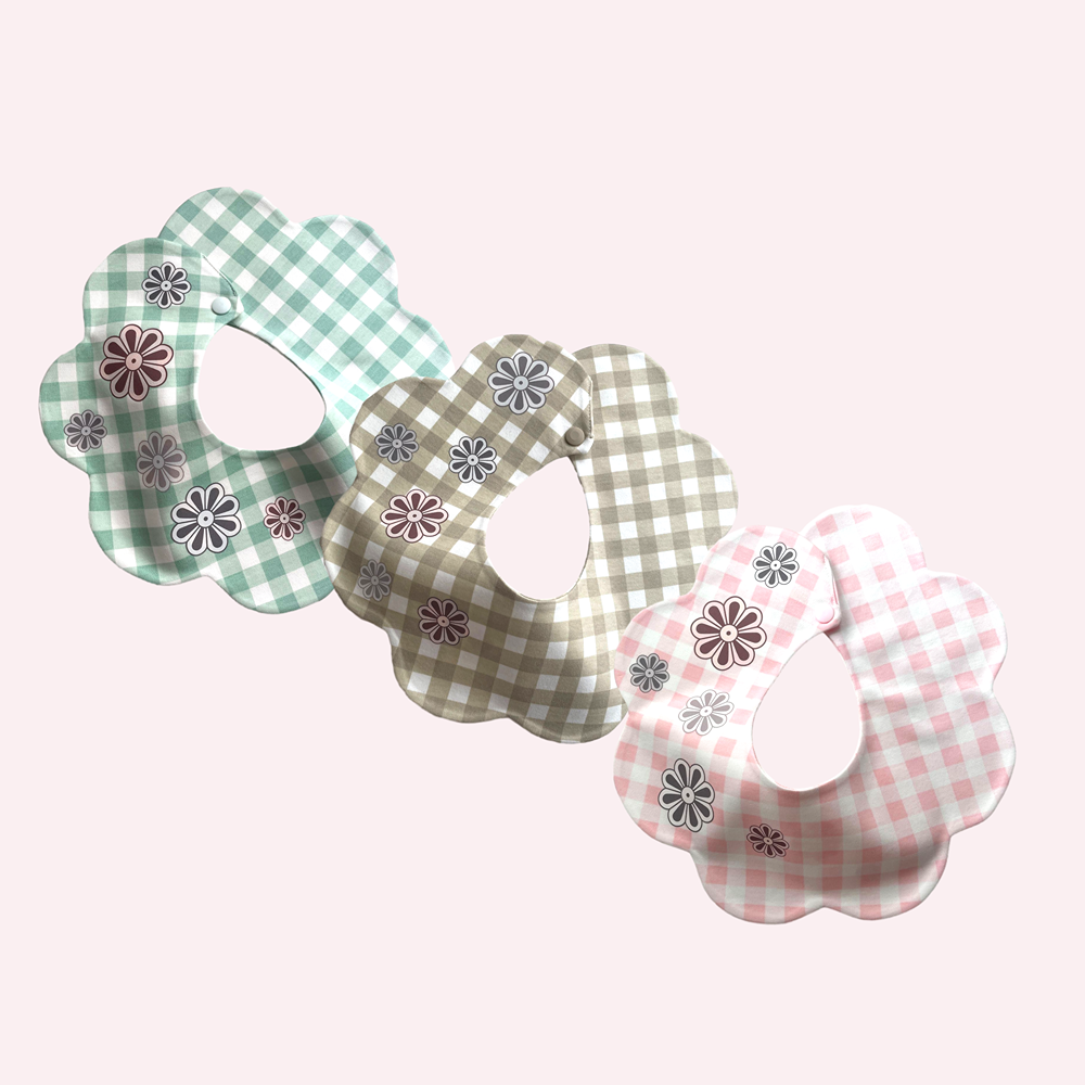 Bloomie Petal Bib